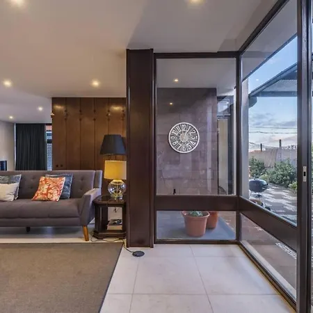 Charming Villa, Spacious, Beautiful Views!