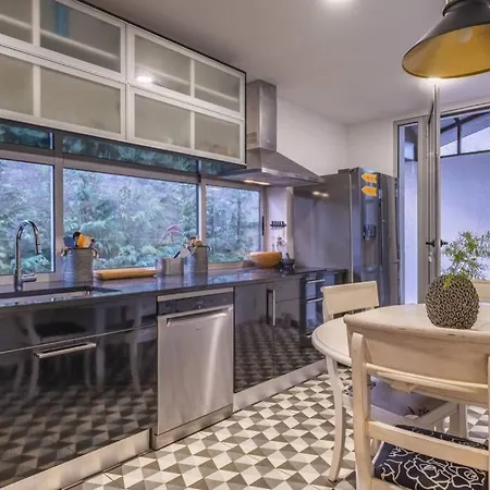 Charming Villa, Spacious, Beautiful Views! Willa Funchal (Madeira)