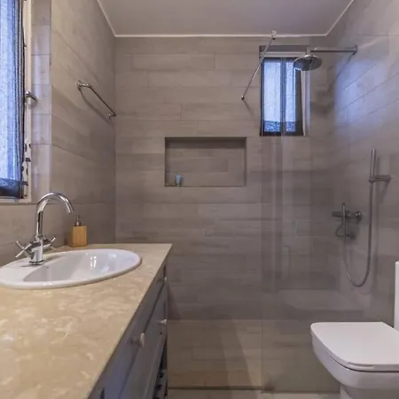 Charming Villa, Spacious, Beautiful Views! * Funchal (Madeira)