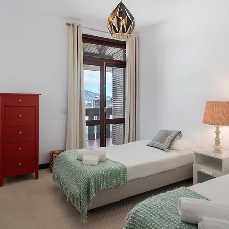 Charming Villa, Spacious, Beautiful Views! *