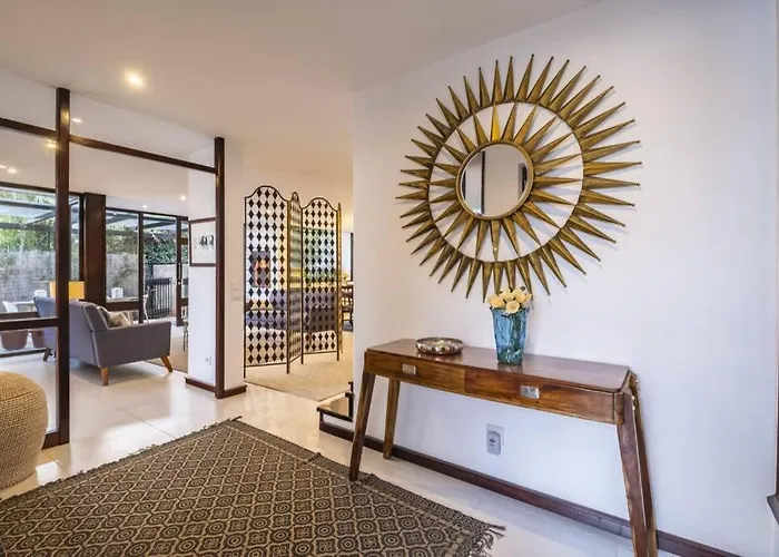 Charming Villa, Spacious, Beautiful Views!