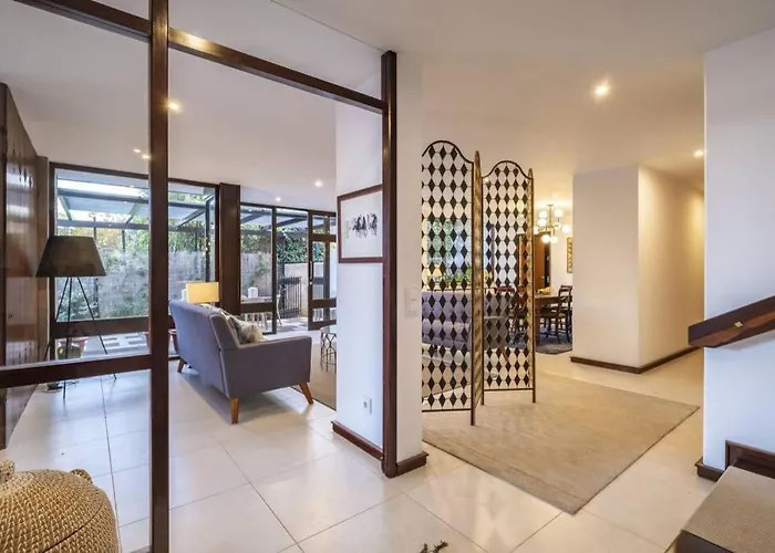 Charming Villa, Spacious, Beautiful Views! Funchal (Madeira)