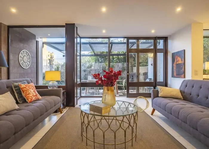 Charming Villa, Spacious, Beautiful Views! Funchal (Madeira)