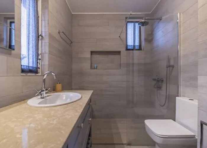 Charming Villa, Spacious, Beautiful Views! * Funchal (Madeira)