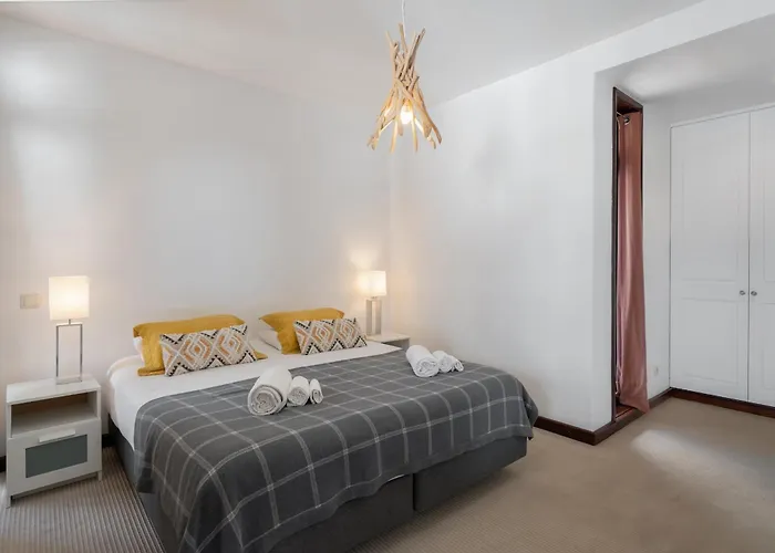 Villa Charming Villa, Spacious, Beautiful Views! *