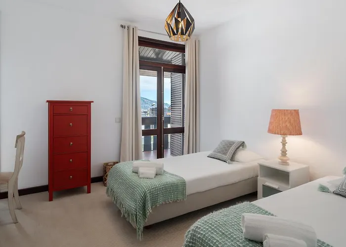 Charming Villa, Spacious, Beautiful Views! *