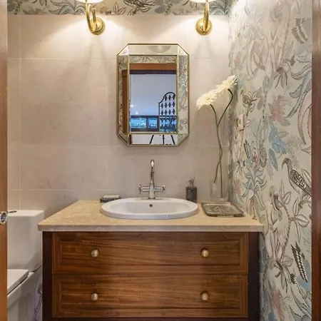 Charming Villa, Spacious, Beautiful Views! 别墅 *