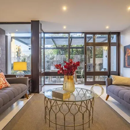 Charming Villa, Spacious, Beautiful Views! 丰沙尔