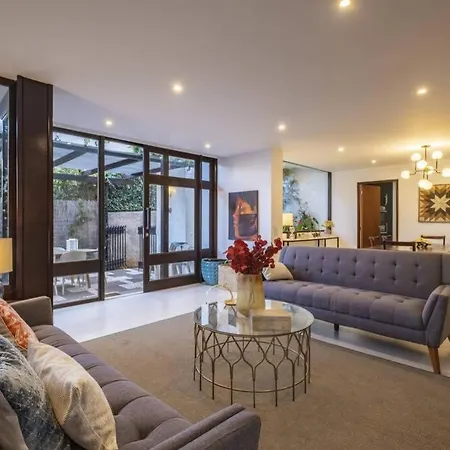 Charming Villa, Spacious, Beautiful Views! 别墅 *