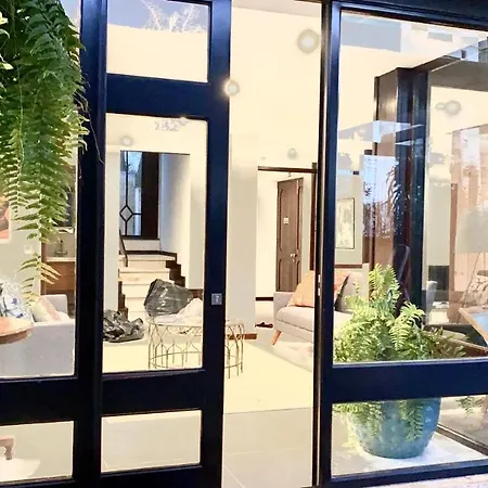 Charming Villa, Spacious, Beautiful Views! 别墅