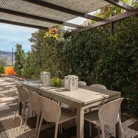 Charming Villa, Spacious, Beautiful Views! 别墅